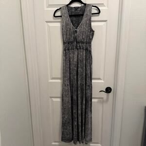 Zinzane gray acid wash maxi size medium